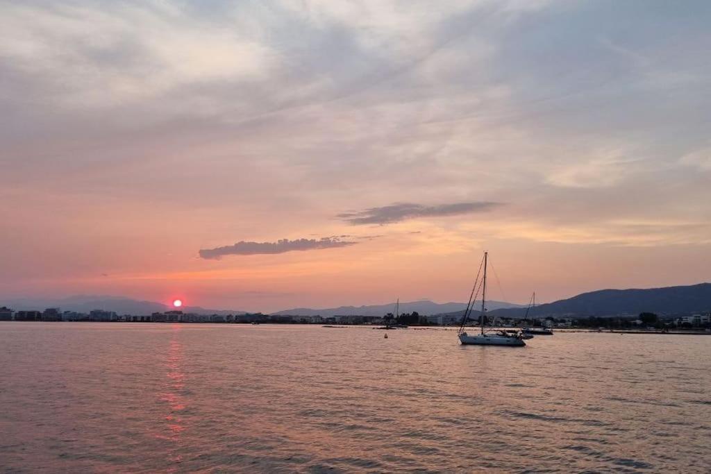 Apartmán Piso En El Centro Con Vistas Al Mar Y Balcon Roses Exteriér fotografie